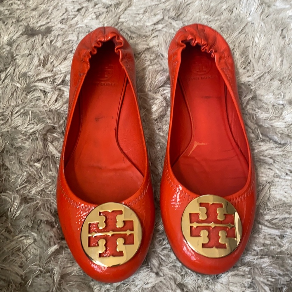 Orange patent Tory Burch flats